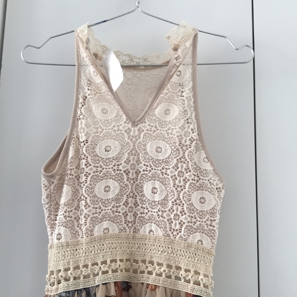 Lace floral dress size medium - Picture 7 of 10